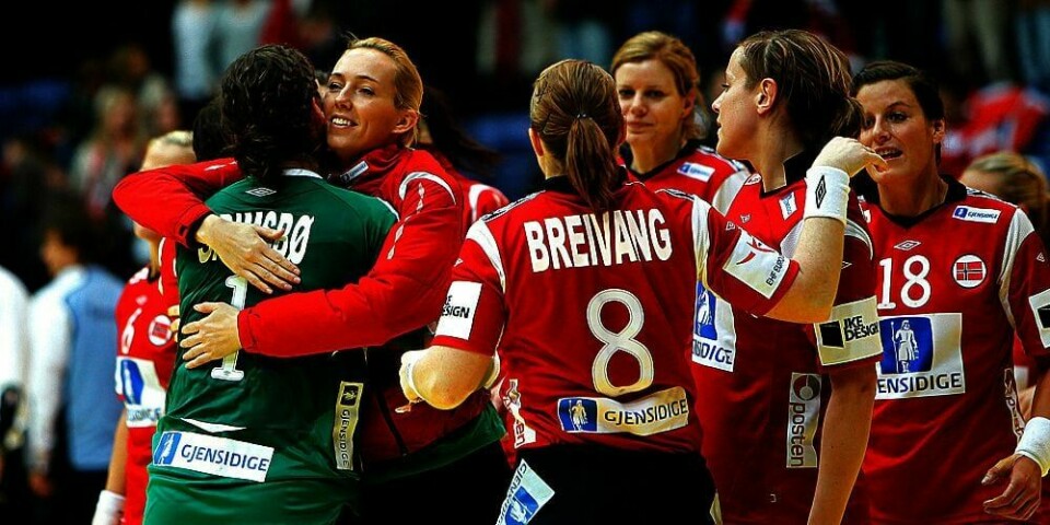 HÅNDBALL: De norske håndball-jentene har vunnet de to første kampene i EM. I kveld er det klart for tredje kamp mot Ungarn.