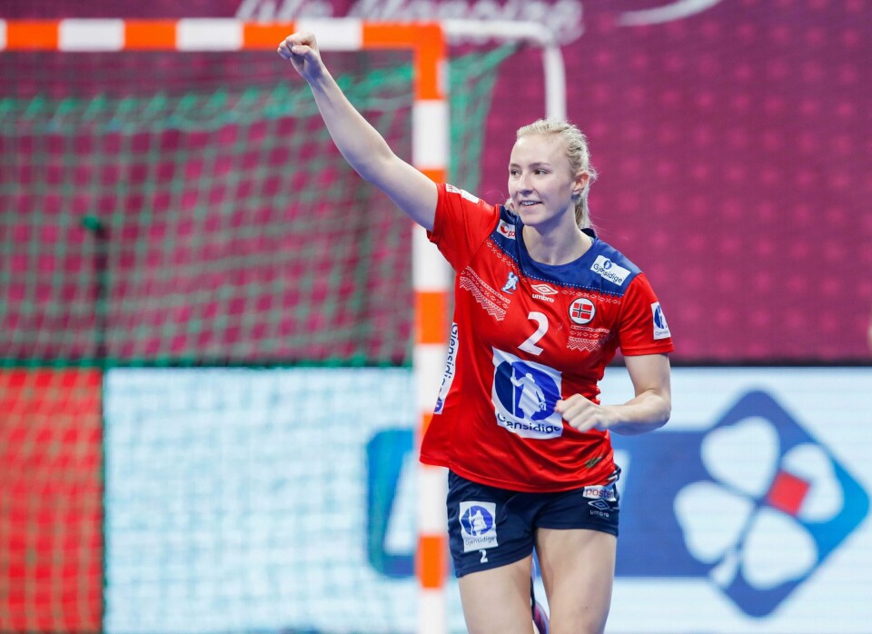 TRØBBEL: Norge sier det er uaktuelt å trekke seg som arrangør av EM i håndball for damer. Men danskene sier de kan gjøre det. Problemet er om det kan være mulig å tjene nok penger til å arrangere turneringen i år.