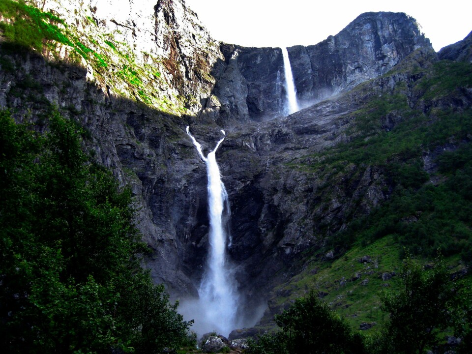 STØRST: Mardølafossen er en av verdens største fosser. Det er også Norges lengst frittfallende foss. Bildet er av Mardølafossen.