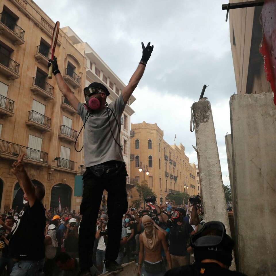 PROTEST: Folk har protestert voldsomt etter er eksplosjon i Libanon.