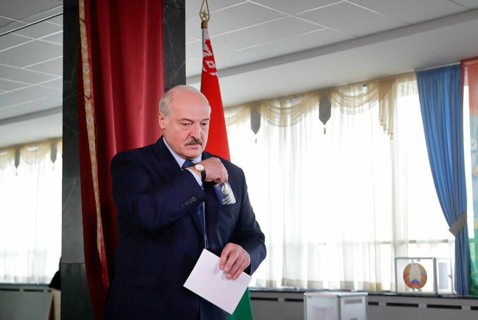 VANT: President Aleksandr Lukasjenko fikk over 80 prosent av stemmene. Det var i valget i Hviterussland søndag. Det melder et statlig nyhetsbyrå.