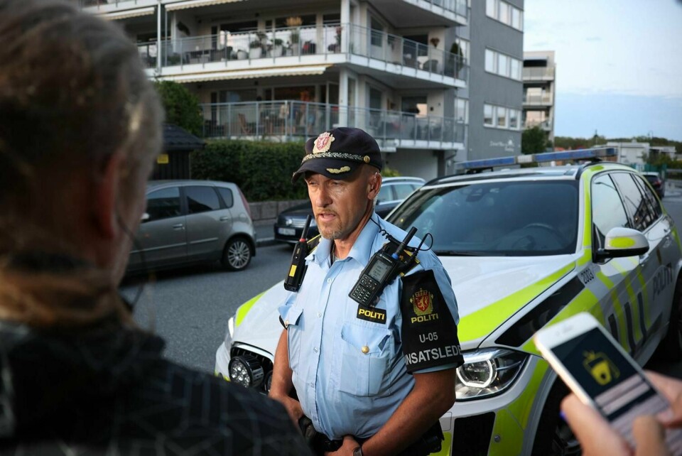 DRAP: En person er funnet død i en leilighet i Moss. Politiets innsatsleder Anders Strømsæter snakker med pressen.