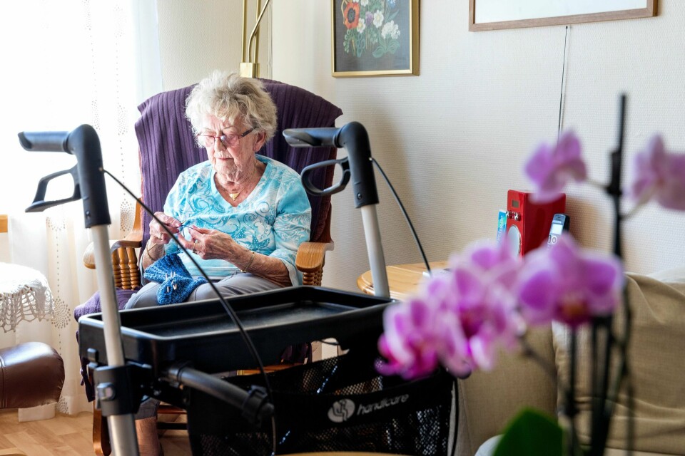LURT: Svindlerne har brukt avansert utstyr for å komme seg inn i banken til de eldre.