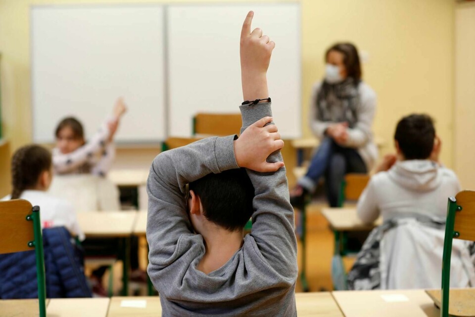 ÅPNER: Skoler over hele Europa åpner i september. Det er ikke alle like fornøyde med.