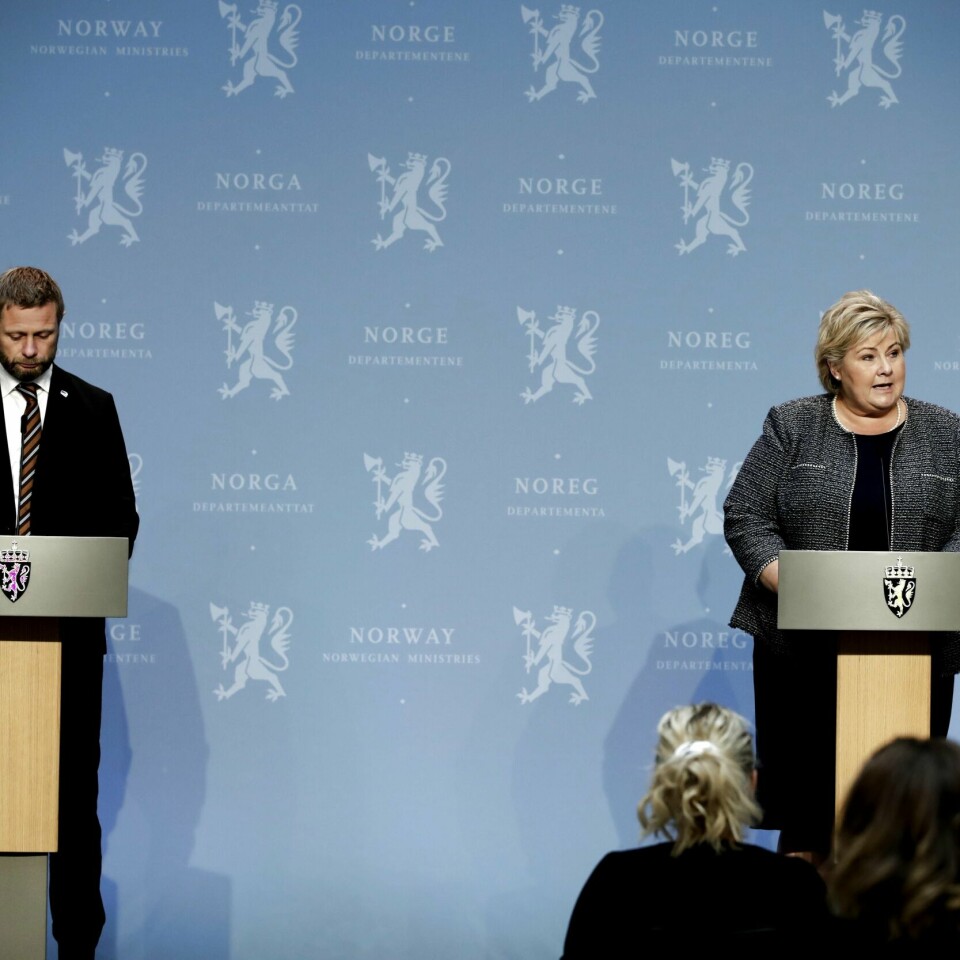 TILTAK: Erna Solberg og Bent Høie skal si hva regjeringen gjør for å få kontroll på korona.