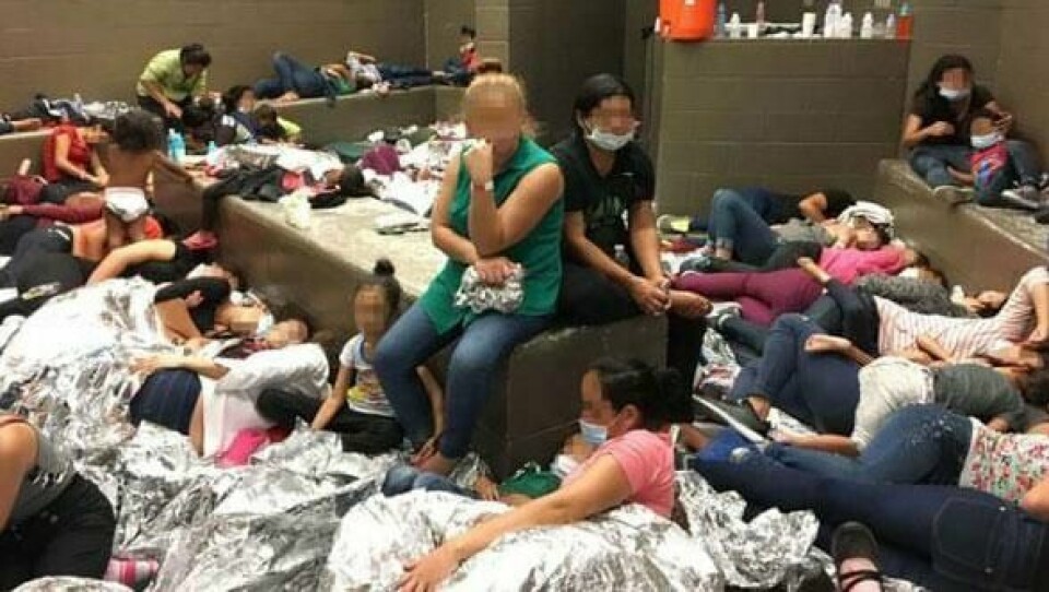 SJOKKERER: Bilder fra leirer i Texas i USA sjokkerer. Det er farlig mange mennesker samlet, mener en inspektør.