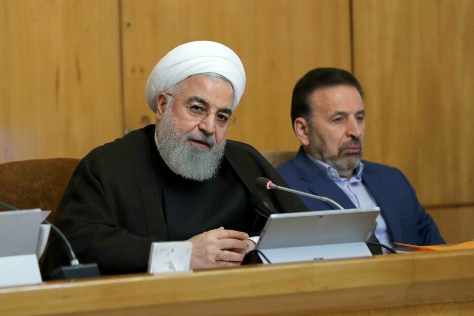 SNAKKE: Irans president Hassan Rouhani sier Iran alltid er klar for forhandlinger med USA. Men bare hvis USA først fjerner straffene mot landet.