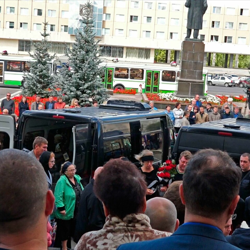 DØDE: Fem forskere døde i en eksplosjon i Russland. Mandag ble de fulgt til graven.