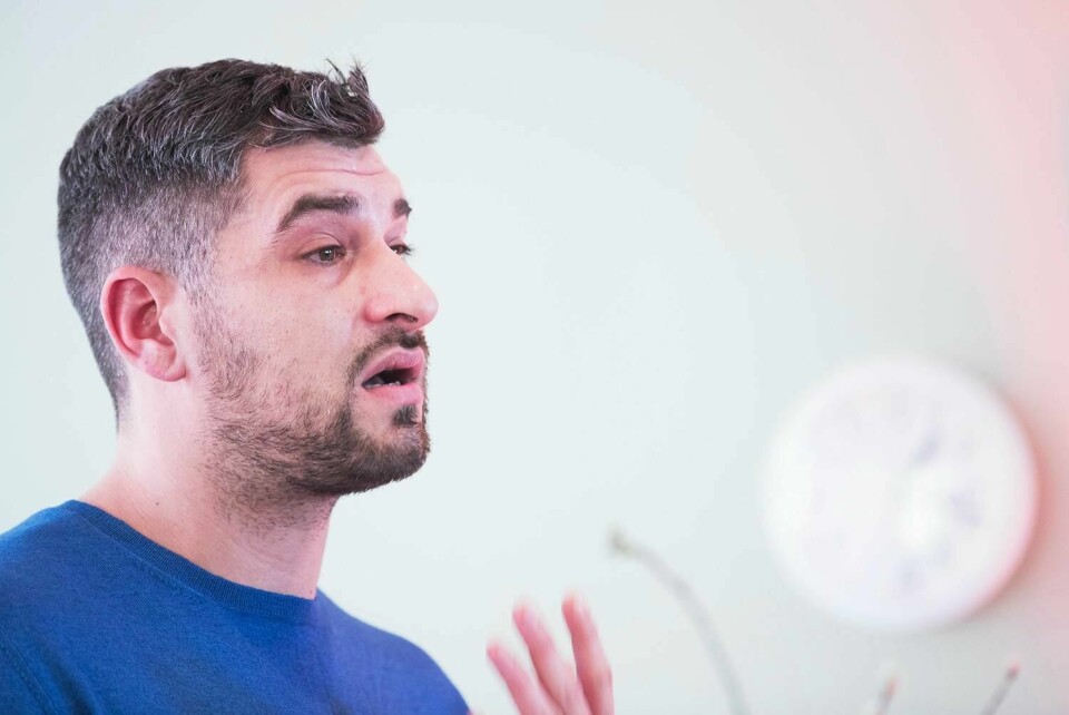 VINNER: Programleder Leo Ajkic får Brobygger- prisen sammen med Stovner bokseklubb.