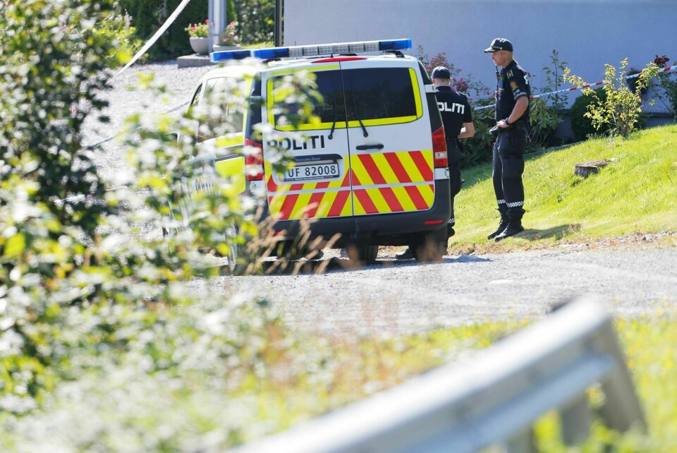 SKADD: En kvinne i 70-årene er kritisk skadd. En mann er siktet for vold mot henne.