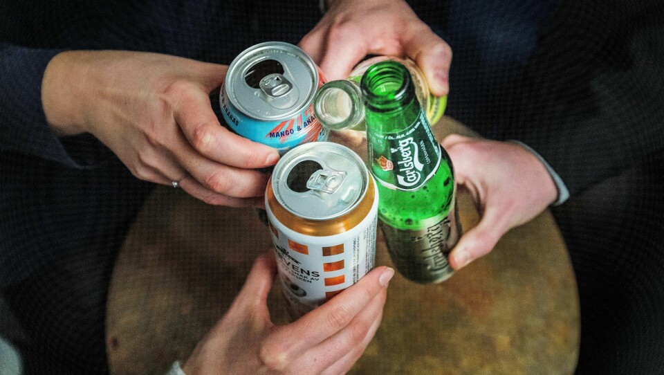 ALKOHOL: Mange studenter har droppet skole eller jobb på grunn av alkohol. Det viser en ny undersøkelse.