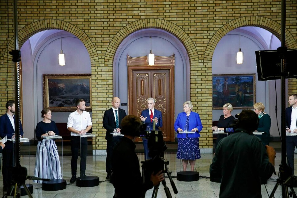 OPPSUMMERER: Partilederne møttes på Stortinget etter at deler av valgresultatet var kjent: Une Bastholm (MDG), Jonas Gahr Støre (Ap), Statsminister Erna Solberg (H), Trine Skei Grande (V), Trygve Slagsvold Vedum (Sp), Siv Jensen (Frp), Kjell Ingolf Ropstad (KrF), Bjørnar Moxnes (R), og Audun Lysbakken (Sv).