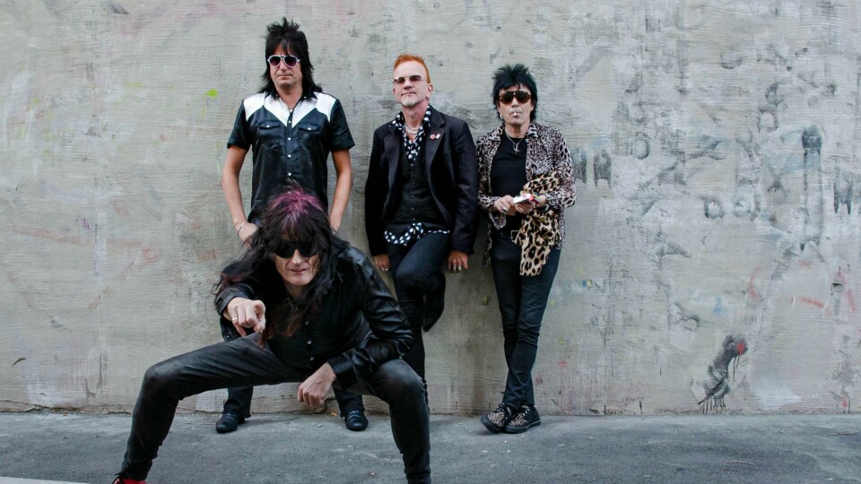 MUSIKK: Gruppa Backstreet Girls kommer med ny musikk. Bjørn Müller er foran på bildet. Bak står Petter Baarlie, Frank Albin Tostrup og Gaute Vaag.