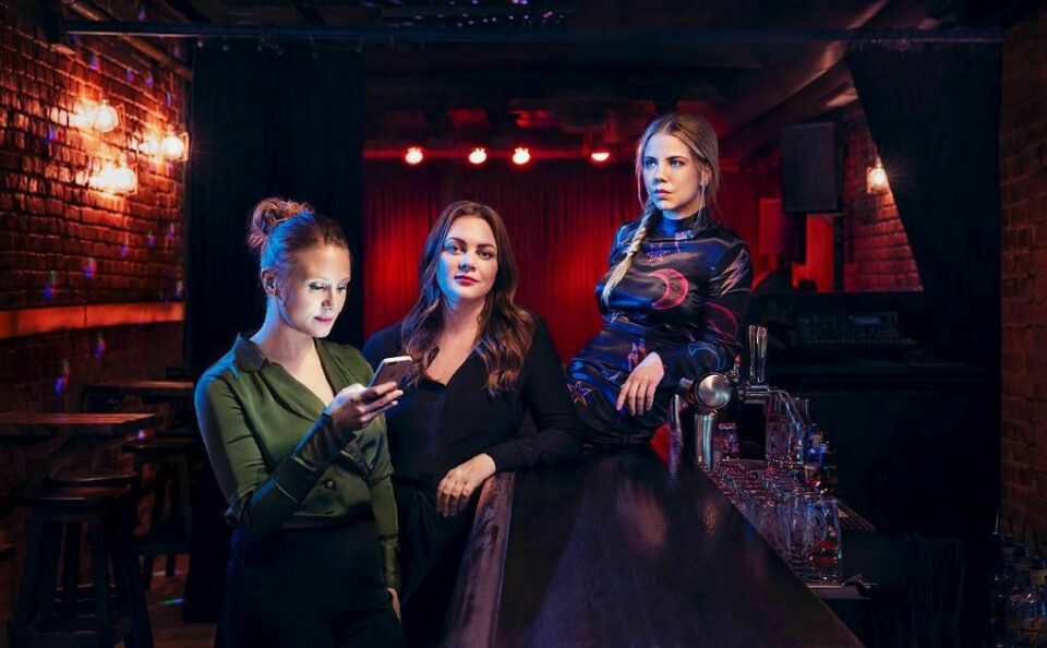 KLARE: Elise (Siri Seljeseth, i midten) er klar for en ny sesong av «Unge lovende» Her med Nenne (Gine Cornelia Pedersen, til venstre) og Alex (Alexandre Gjerpen). Foto: Bjørn Wad