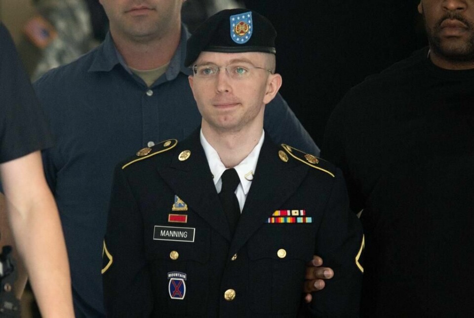 FRI: Soldaten Bradley Manning ble dømt til 35 år i fengsel. Nå slipper soldaten fri. Han er også blitt til kvinnen Chelsea i fengsel.