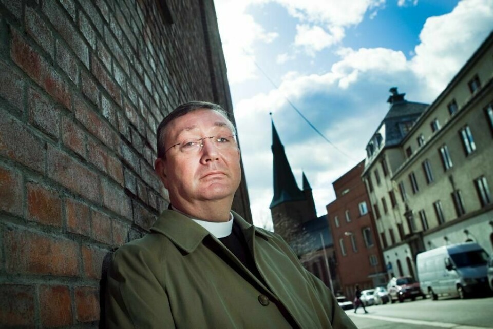 TAPTE: Biskop Bernt Eidsvåg i Den katolske kirke i Oslo. Kirka har jukset til seg penger.