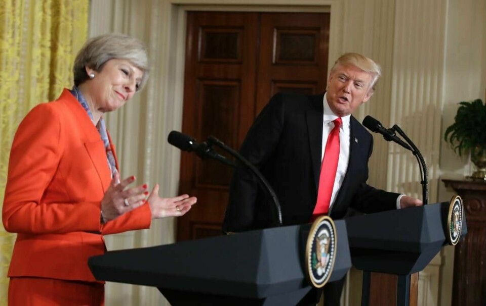 BESØK: Statsminister Theresa May har invitert Donald Trump på besøk. Men mange vil ikke at USAs president skal komme på statsbesøk.