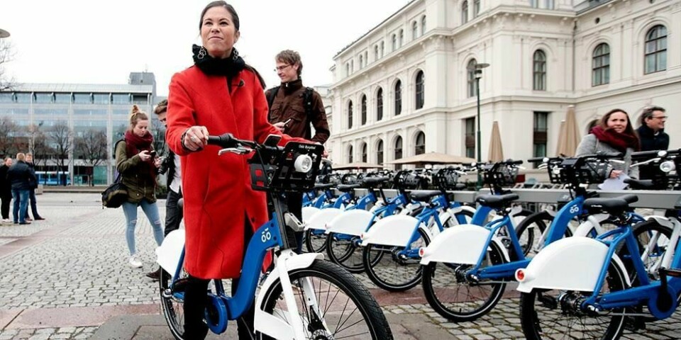 MILJØ: Byrådet i Oslo vil få flere til å sykle. Da kjører færre bil, håper politiker Lan Marie Nguyen Berg.