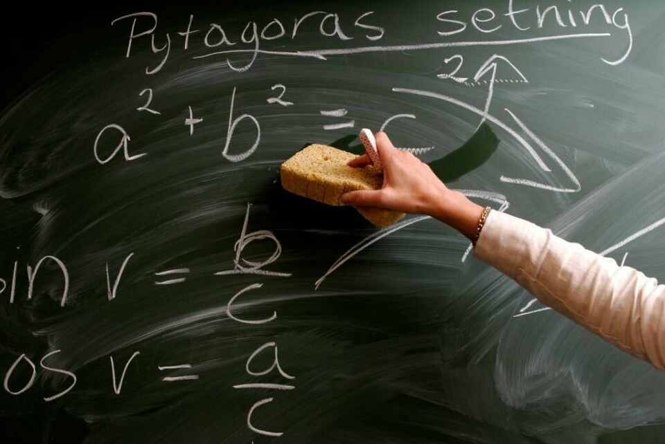 KUNNSKAP: Lærerne i fagene norsk, mattematikk, norsk og engelsk må kunne mer om fagene sine. Nå tvinger Stortinget dem til å lære mer om fagene.