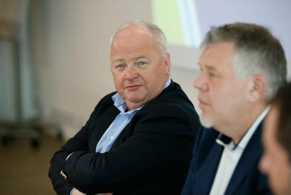 ÅPENHET: Fotballforbundet har bestemt at de skal vise fram reiseregningene sine. Fra venstre sitter fotballpresident Terje Svendsen og generalsekretær Kjetil Siem.