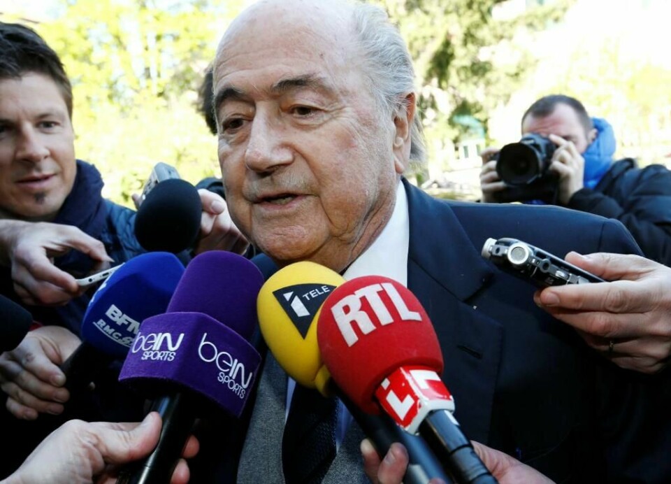 SKANDALE: For nøyaktig et år siden ble FIFA-skandalen kjent. FIFA-sjef Sepp Blatter hadde betalt for ulovlige tjenester.