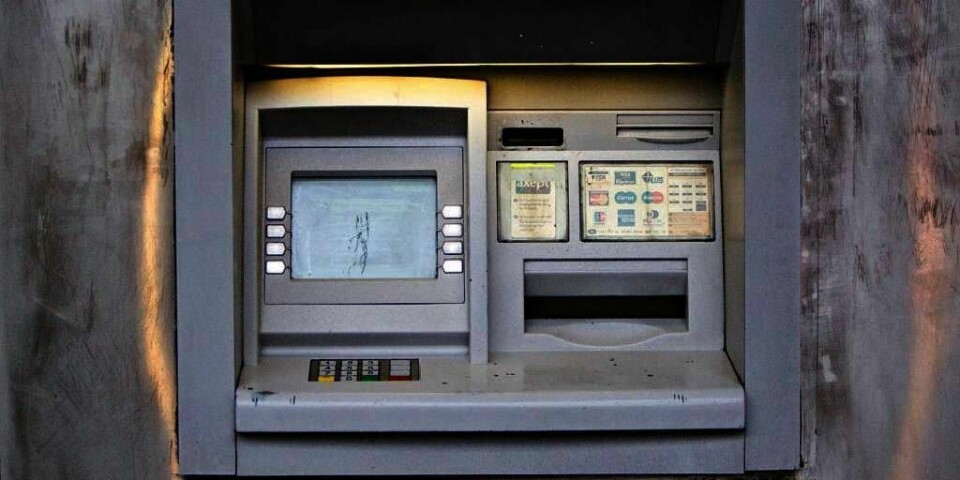 SVINDEL: Mange norske minibank-kunder ble lurt av svindlere i sommer. Nå er en mann pågrepet i saken.