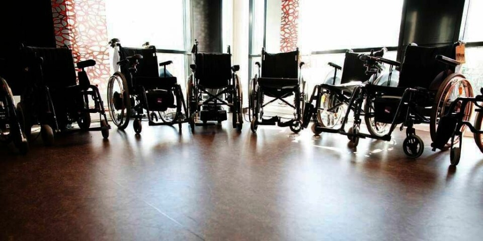 FRIHET:  Aviser bruker ofte ord som «lenket til rullestolen». Det er feil, skriver Ann Kristin Krokan i avisa Aftenposten. Mange får mer frihet med rullestol. Hun vil at folk skal slutte å bruke ord som gjør funksjonshemmede annerledes.