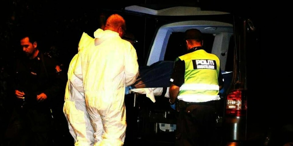 DØD: En person ble funnet død på Kolbotn i Akershus sent mandag kveld. Politiet skal ha pågrepet to menn i nærheten. De vet ennå ikke om den døde er savnede Sigrid Schjetne.