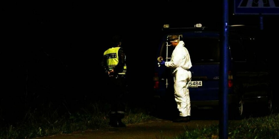 DØD: Politiet undersøker stedet hvor en person ble funnet død mandag kveld. Tirsdag ble det klart at det var Sigrid Schjetne. To menn er siktet for drapet.