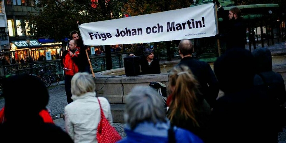 DEMONSTRERTE:  Svensker demonstrerte for å støtte de to journalistene som ble arrestert i Etiopia i fjor. Nå blir de to trolig satt fri.