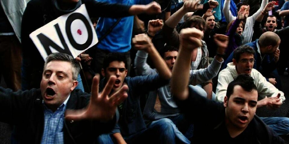 PROTEST: Onsdag demonstrerte mange tusen mennesker mot store kutt i Spania. Spanias regjering presenterer nye kutt torsdag.