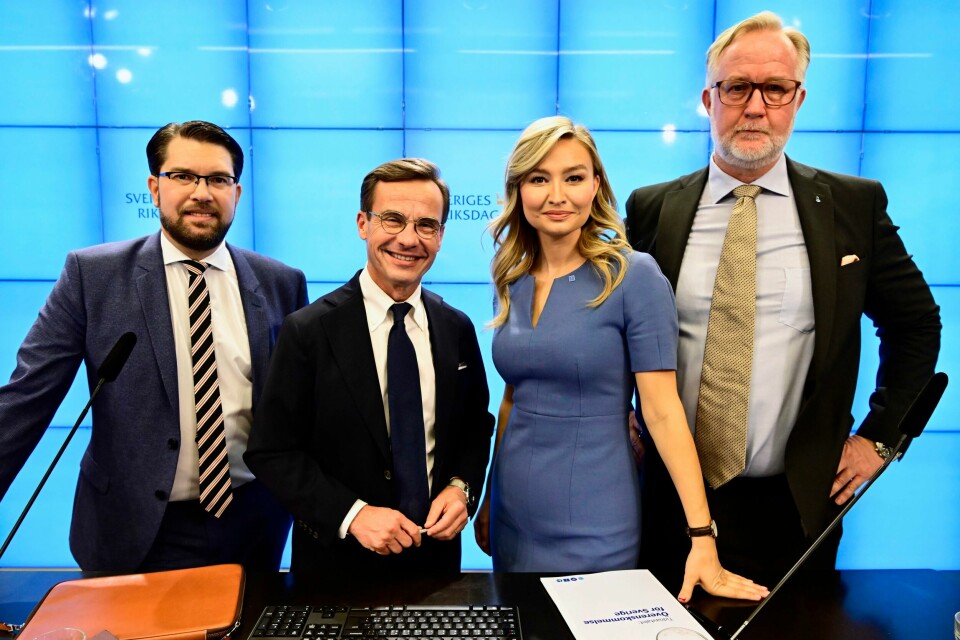 SVERIGE: Disse fire partilederne skal sammen lede Sverige. Ulf Kristersson (nummer to fra venstre) er nå statsminister. Disse fire partilederne skal sammen lede Sverige, med Ulf Kristersson (nummer to fra venstre) som statsminister. Foto: Jonas Ekströmer / TT / NTB