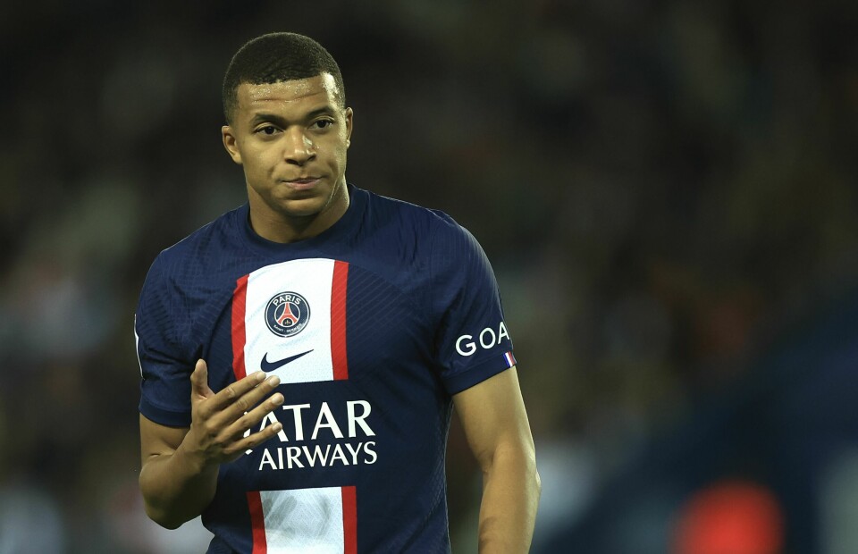 PENGER: Kylian Mbappé tjener over 1,3 milliarder kroner denne sesongen, viser beregninger fra magasinet Forbes. Kylian Mbappé tjener over 1,3 milliarder kroner denne sesongen, viser beregninger fra magasinet Forbes. Foto: Aurelien Morissard / AP / NTB