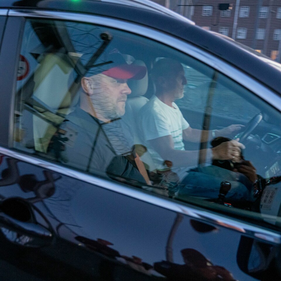 DØMT: Viggo Kristiansen ble dømt for drap i 2000. Nå blir saken etterforsket på nytt. Foto: Heiko Junge / NTB Bildet er av Viggo Kristiansen i bilen sammen med faren etter at han ble løslatt fra Ila fengsel. Foto: Heiko Junge / NTB