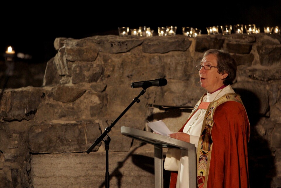 BISKOP: Rosemarie Køhn var Norges og Nordens første kvinnelige biskop. Hun banet vei for likestilling og særlig for kirkens forhold til homofile, sier statsminister Jonas Gahr Støre. Bildet viser Biskop Rosemarie Köhn under festgudstjenesten som var hennes avskjedsmarkering i 2006.