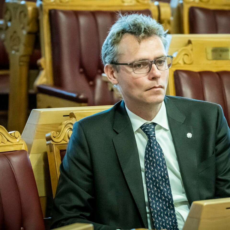 TEKNOLOGI: Forsknings- og høyere utdanningsminister Ola Borten Moe får kritikk fra både Venstre og NHO for å kutte studieplasser til folk som vil studere teknologi. Likevel sier han at han ønsker at flere nordmenn skal gjøre det. Forsknings- og høyere utdanningsminister Ola Borten Moe (Sp) varsler kutt i et stort byggeprosjekt ved NTNU. Arkivfoto: Ole Berg-Rusten / NTB