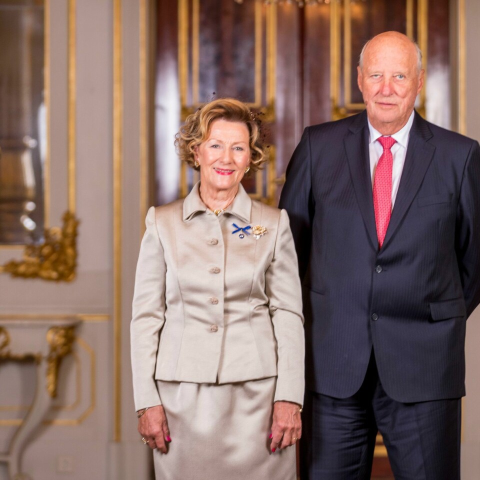MØTE: Kongeparet skal møte pressen tirsdag. Bildet er av dronning Sonja og Kong Harald. Foto: Heiko Junge / NTB