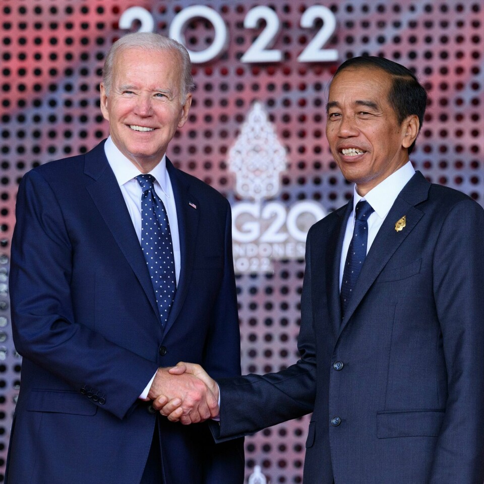 MØTE: USAs president Joe Biden sammen med Indonesias president Joko Widodo på G20-møtet i Indonesia. USAs president Joe Biden sammen med Indonesias president Joko Widodo på G20-møtet i Indonesia. Foto: Leon Neal / AP / NTB