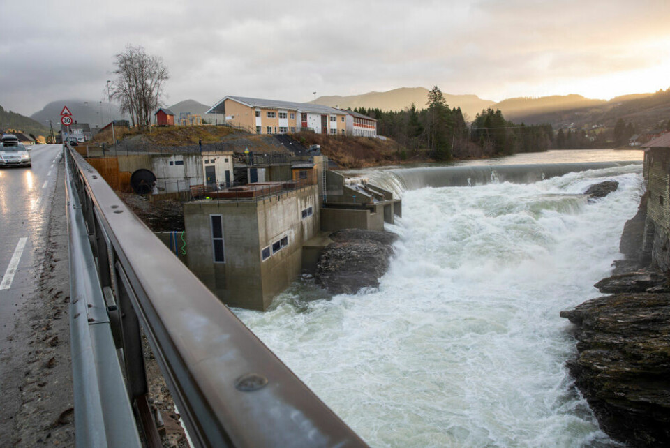 FLOM: Flom på Voss. Her fra Palmafossen. Flommen på Voss er i ferd med å trekke seg tilbake. Her fra Palmafossen.Foto: Tom Hansen / NTB