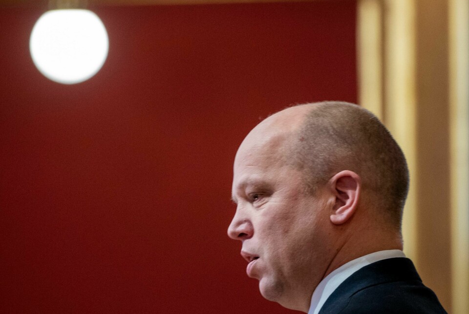 FEIL: Flere økonomer mener regjeringen kunne brukt mye mer penger på å hjelpe de fattigste, uten at det ville fått følger for priser eller renter. Men regjeringen og finansminister Vedum har sagt nei. Finansminister Trygve Slagsvold Vedum holder i Politisk kvarter fast på at høye priser er hovedproblemet. Foto: Terje Pedersen / NTB