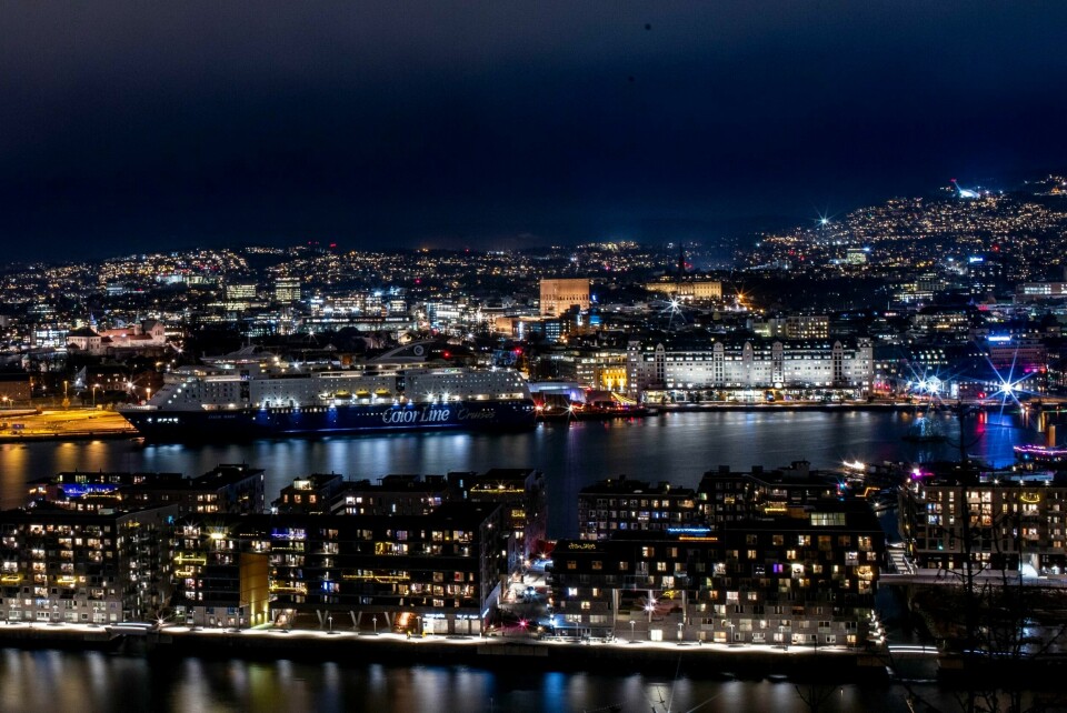 OSLO: Folk sier de opplever rasisme i Oslo. Det viser en undersøkelse. Oslo rammes hardt av boligprisfallet. Her fra bebyggelsen på Sørenga, med kielferga og Havnelageret i bakgrunnen. Foto: Javad Parsa / NTB