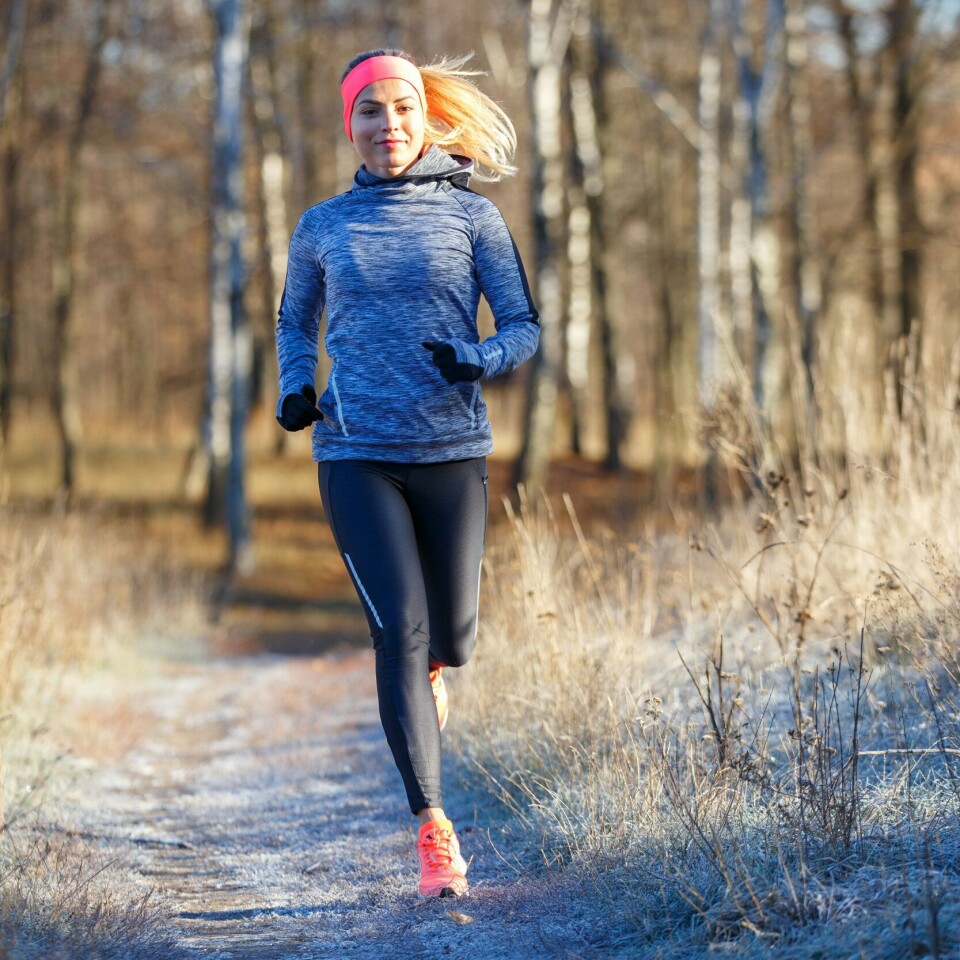 FYSISK AKTIVITET: Noen minutter om dagen gir store gevinster for helsa, ifølge Helsedirektoratet. LETTELSE: Fysisk aktivitet kan ha en positiv effekt på tett nese. Bare en kjapp jogge- eller gåtur om morgenen eller før leggetid kan redusere trykket i nesen og bedre oksygenopptaket. Foto: Shutterstock / NTB