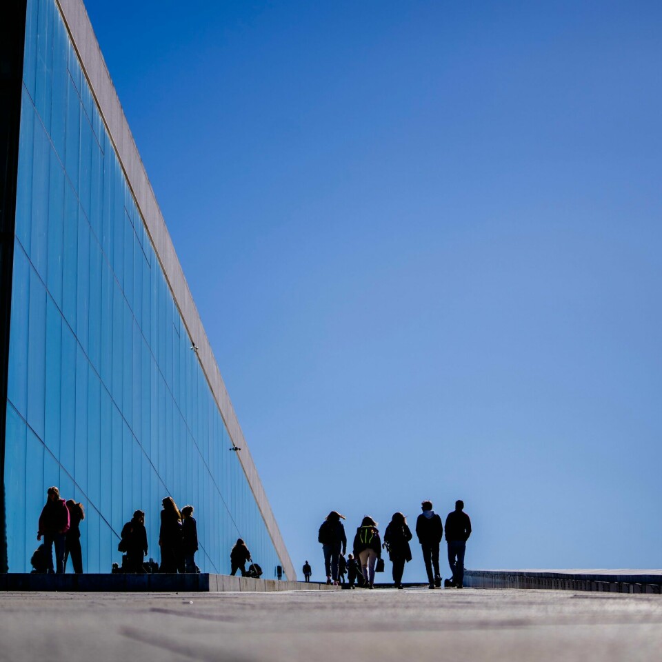 VÆR: Det kan bli varmt vær på Østlandet den kommende uka. Sola kommer til å skinne igjen. Her fra Oslo da det nesten var sommertemperatur forrige uke. Foto: Lars Thomas Nordby / NTB