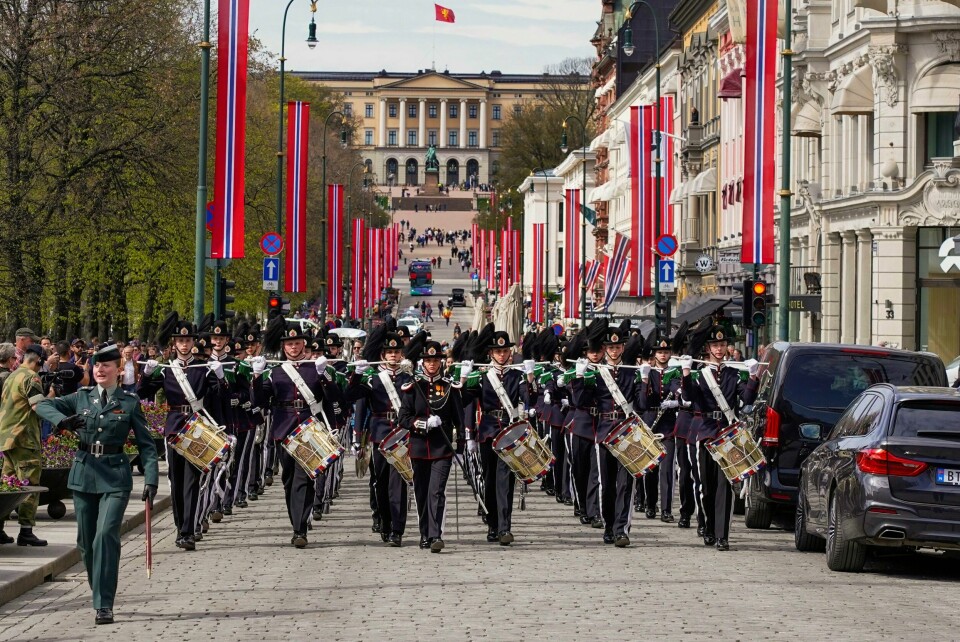 FEIRING: Hvert år feirer mange av oss frigjøringsdagen 8. mai. Hans Majestet Kongens Garde på vei til Akershus festning etter å ha holdt en konsert på Universitetsplassen.Foto: Ørn E. Borgen / NTB