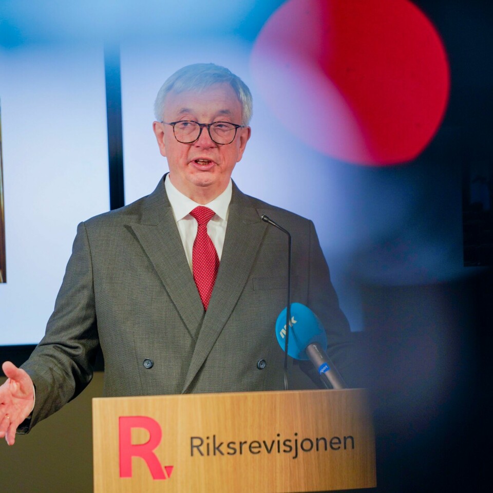 KRITIKK: – Her må det tas grep raskt. Hvis ikke kan flere komme til å velge bort toget, sier Karl Eirik Schjøtt-Pedersen. Han er riksrevisor. Bildet viser Riksrevisor Karl Eirik Schjøtt-Pedersen. Foto: Gorm Kallestad / NTB