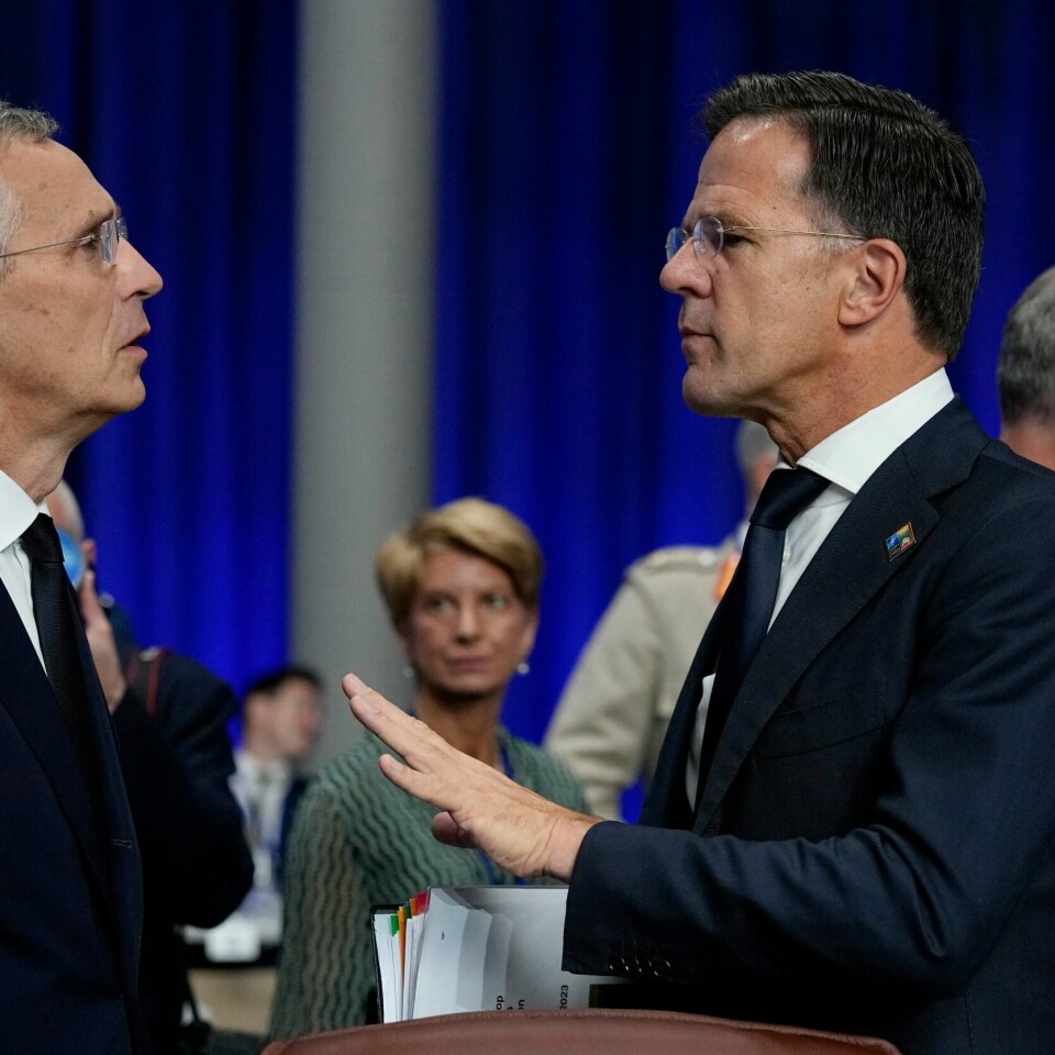 NATO: Jens Stoltenberg sier at Mark Rutte (til høyre) er en sterk leder. Mark Rutte (t.h.) tar over som Nato-sjef etter Jens Stoltenberg (t.v.). Foto: Pavel Golovkin / AP / NTB