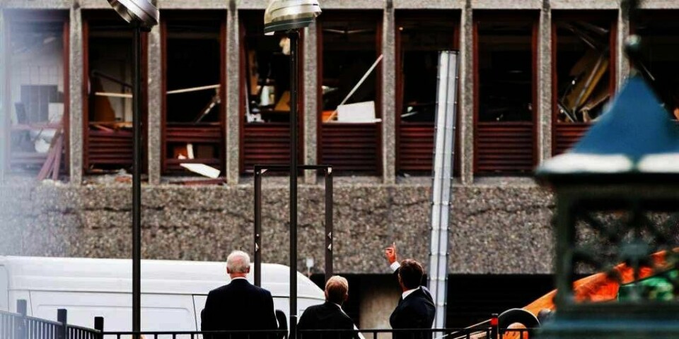ERSTATNING: : Åtte mennesker døde i terror-angrepene mot regjeringskvartalet i Oslo. Ødeleggelsene var store. (Bildet). Mange som gikk forbi ble skadd i angrepet. Nå får de mer i erstatning.