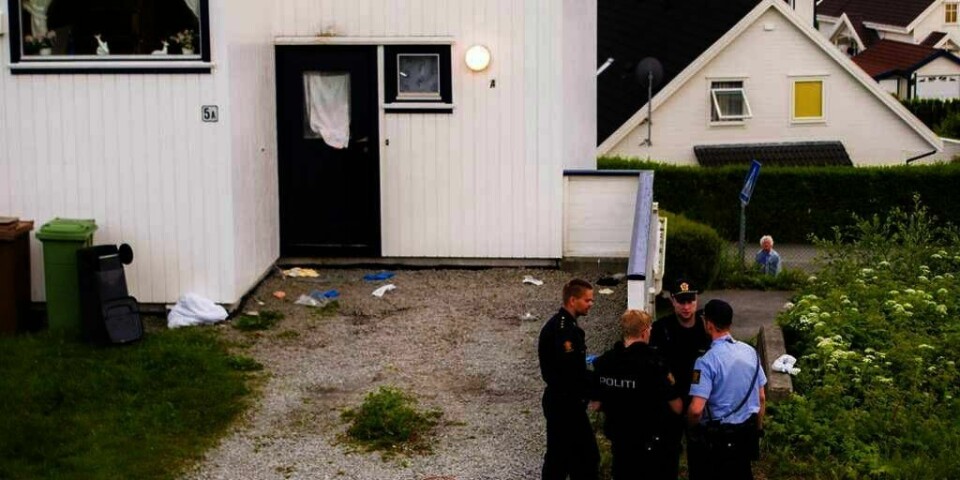 DREPT: : Et ektepar ble knivstukket og drept i dette huset i Stavanger. Politiet tror at deres yngste sønn drepte dem. Han døde senere i en frontkollisjon.
