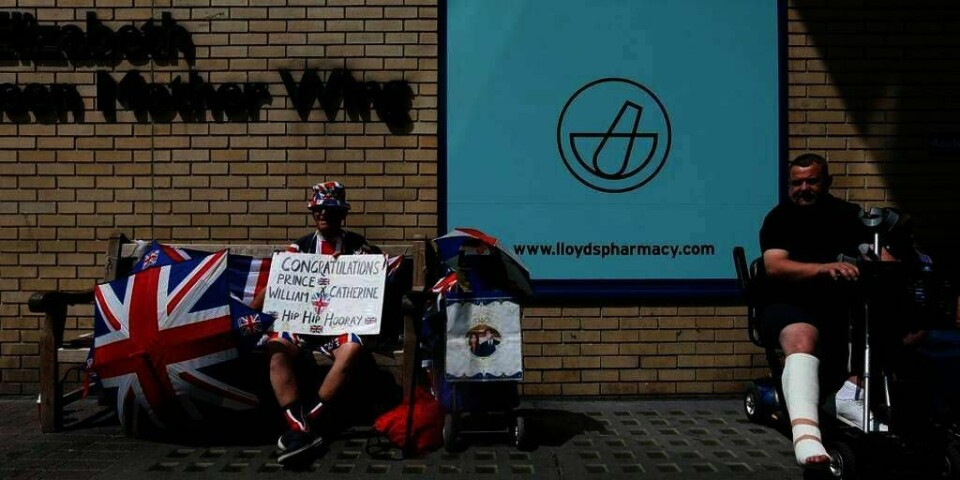 : Terry Hutt er på plass utenfor Saint Mary's Hospital i London. Der skal prins William og hertuginne Kate's barn fødes.