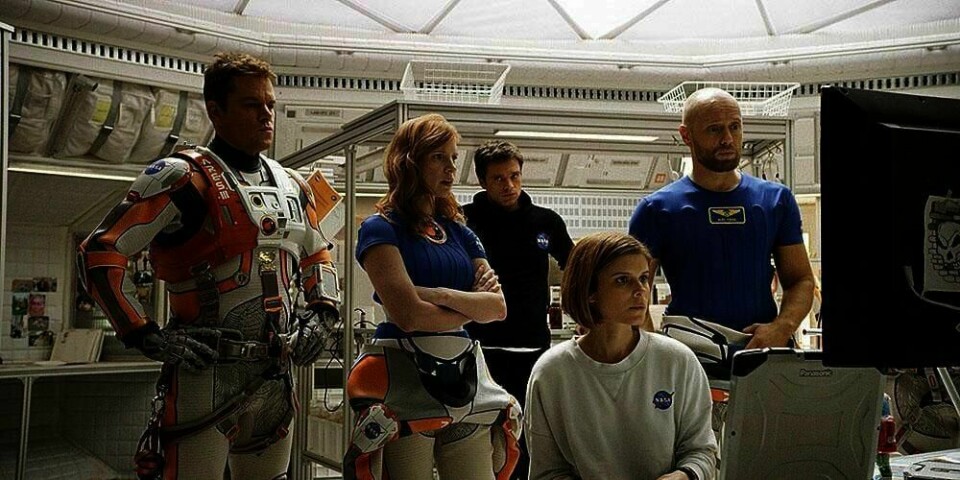PREMIERE: Fredag har filmen «The Martian» premiere på norske kinoer. Norske Aksel Hennie (til høyre) spiller i filmen med stjerner som Matt Damon (til venstre).